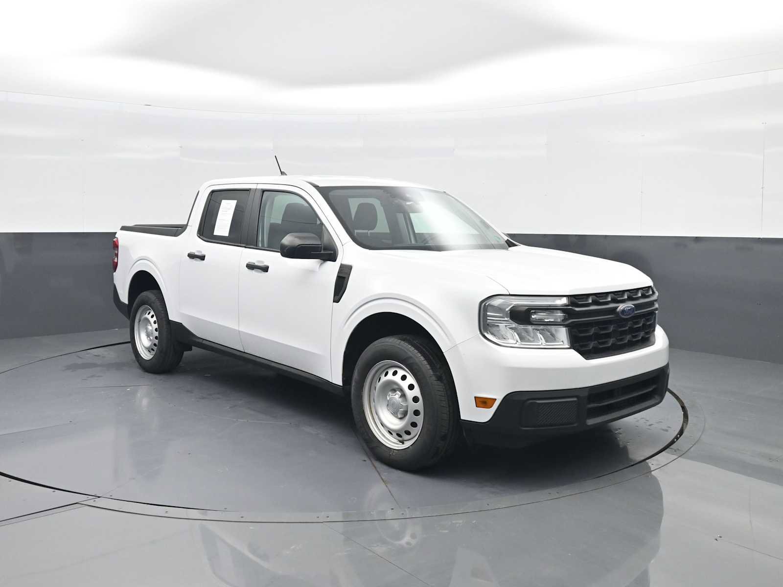 Used 2023 Ford Maverick XL image 1