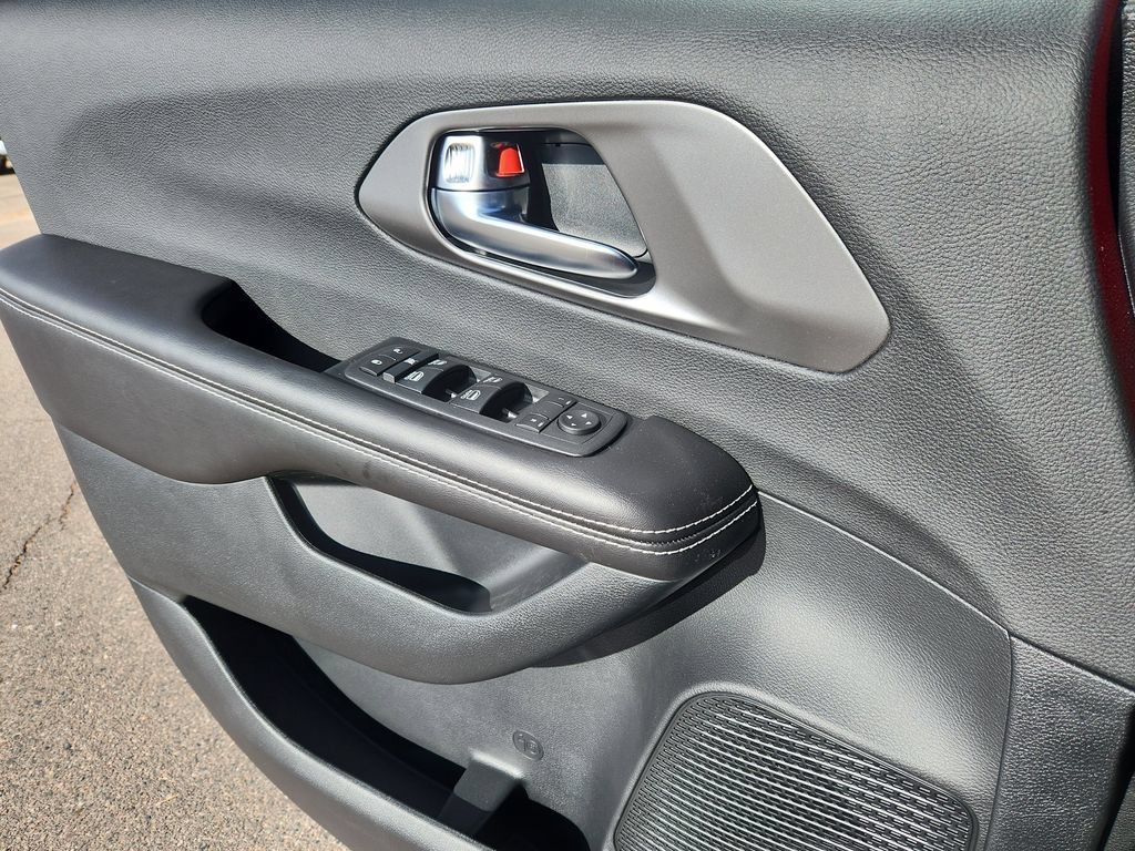 New 2026 Chrysler Voyager LX FWD image 6