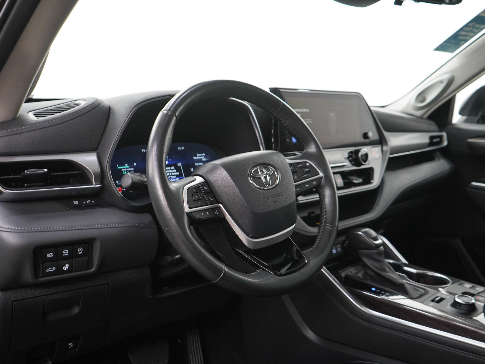 Used 2024 Toyota Highlander Platinum AWD/4WD image 27