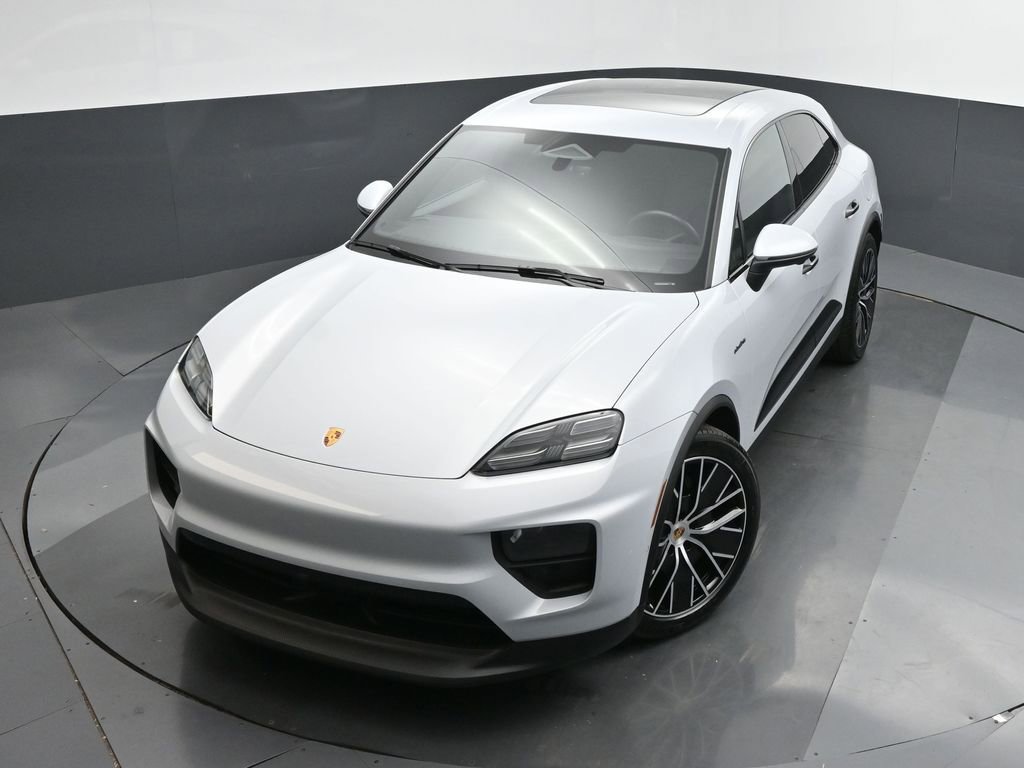 Used 2024 Porsche Macan 4 Electric w/ Premium Package image 40
