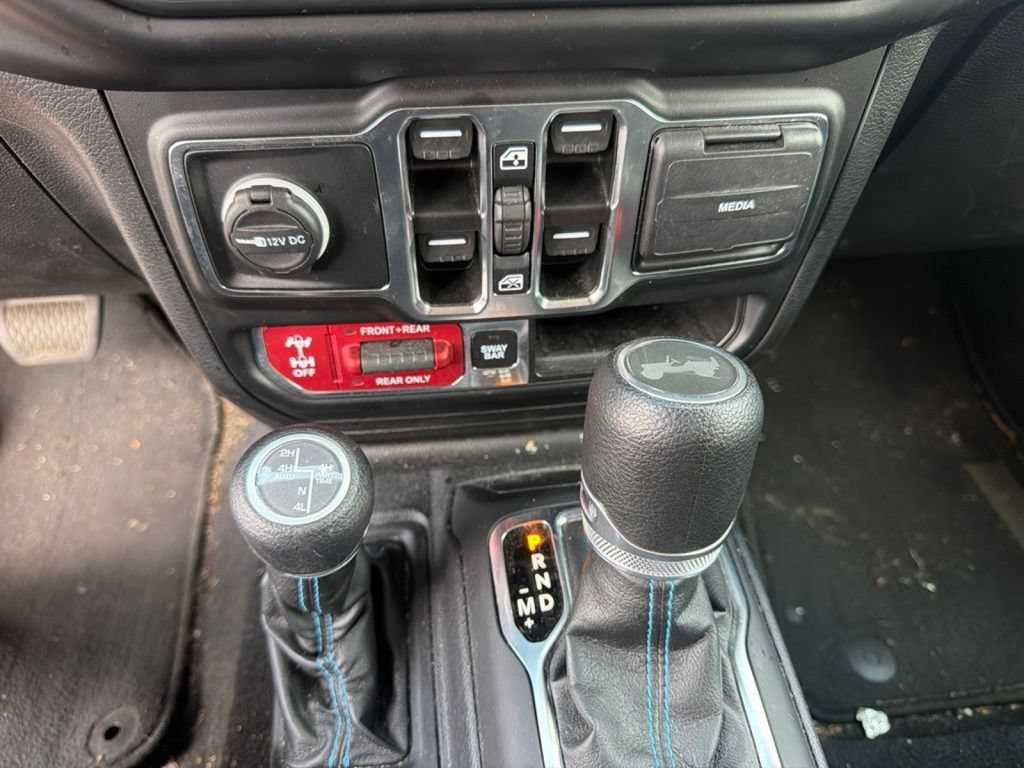 Used 2023 Jeep Wrangler Unlimited Rubicon 4xe w/ Cold Weather Group AWD/4WD image 16