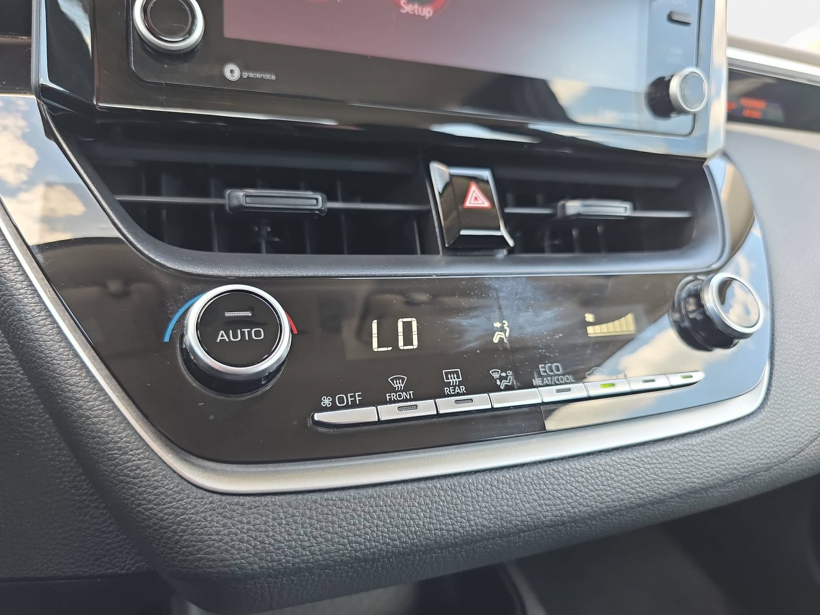 Used 2022 Toyota Corolla LE FWD image 23
