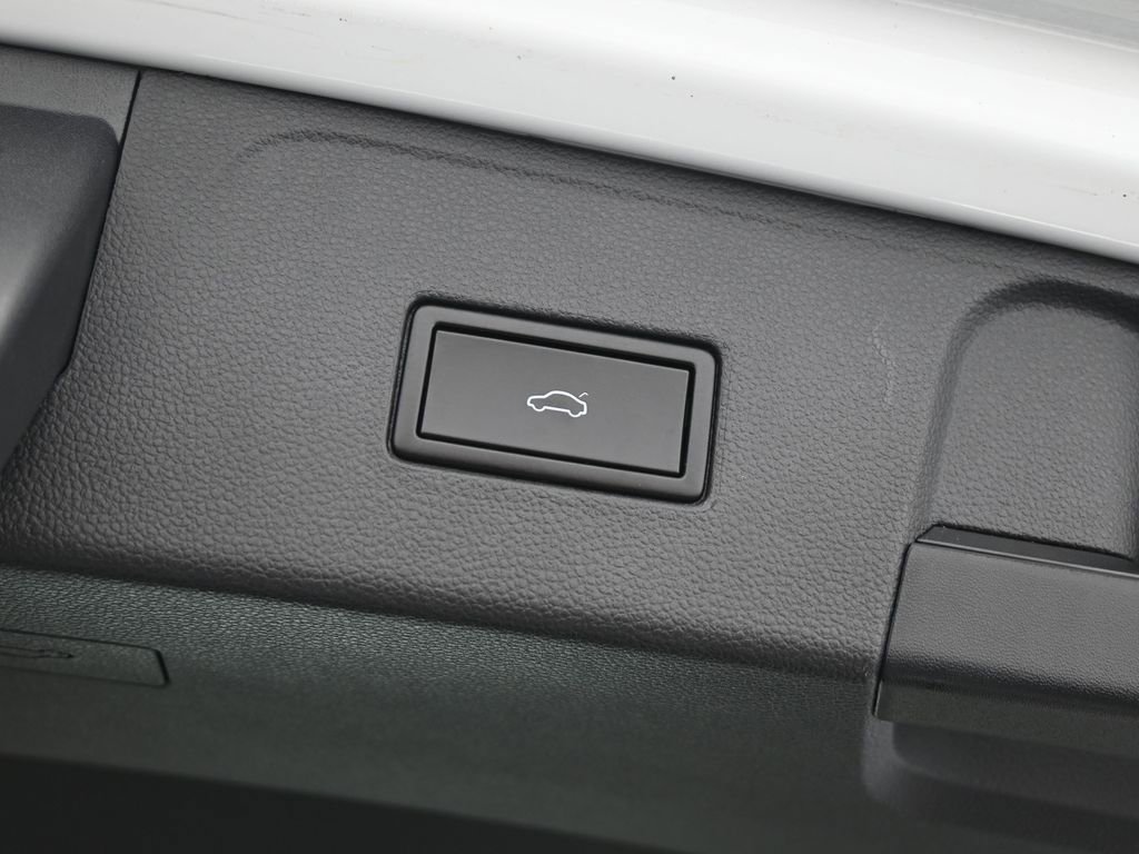 Used 2018 Volkswagen Atlas SEL Premium image 49