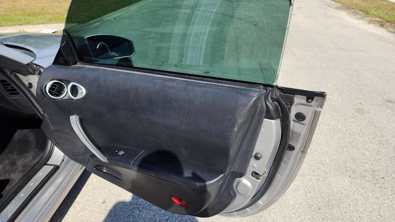 Used 2003 Nissan 350Z Enthusiast image 11