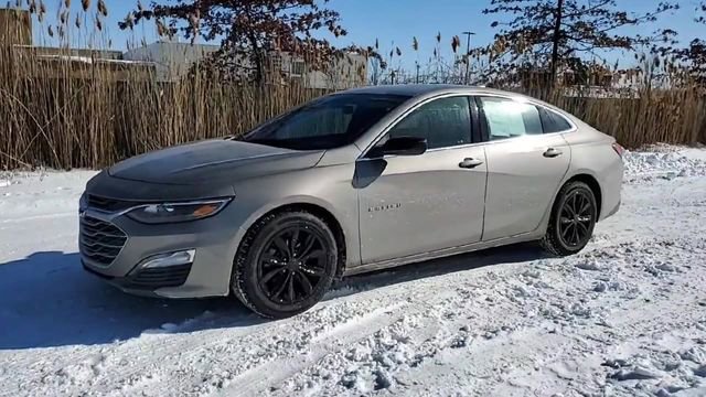 Used 2025 Chevrolet Malibu LT image 4