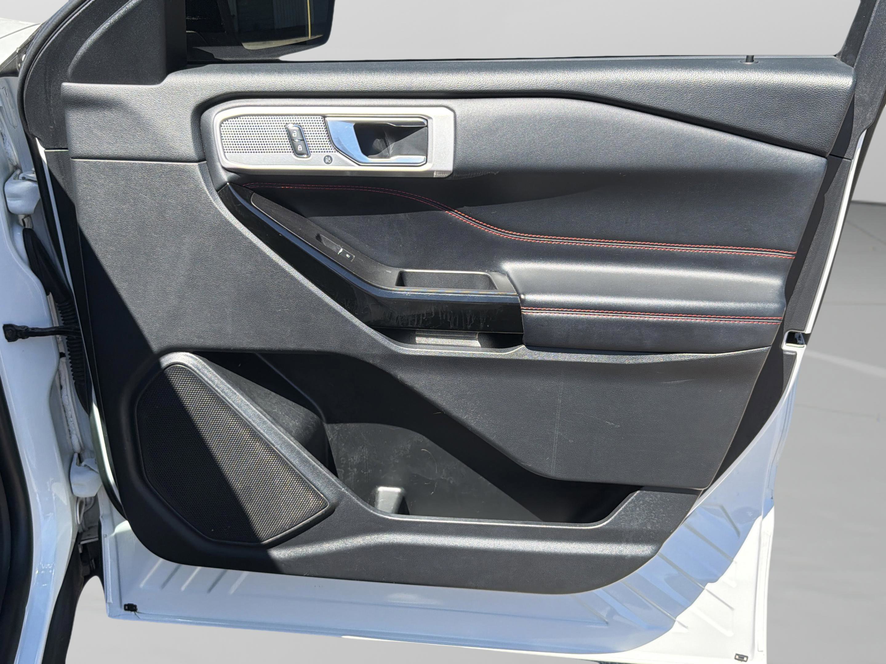 Used 2022 Ford Explorer ST-Line w/ Class IV Trailer Tow Package image 21