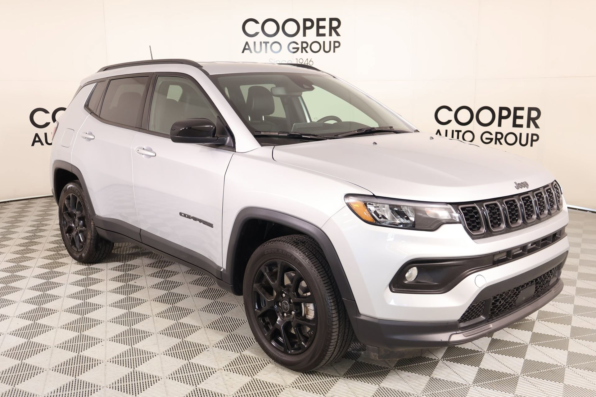 Used 2026 Jeep Compass Altitude image 1