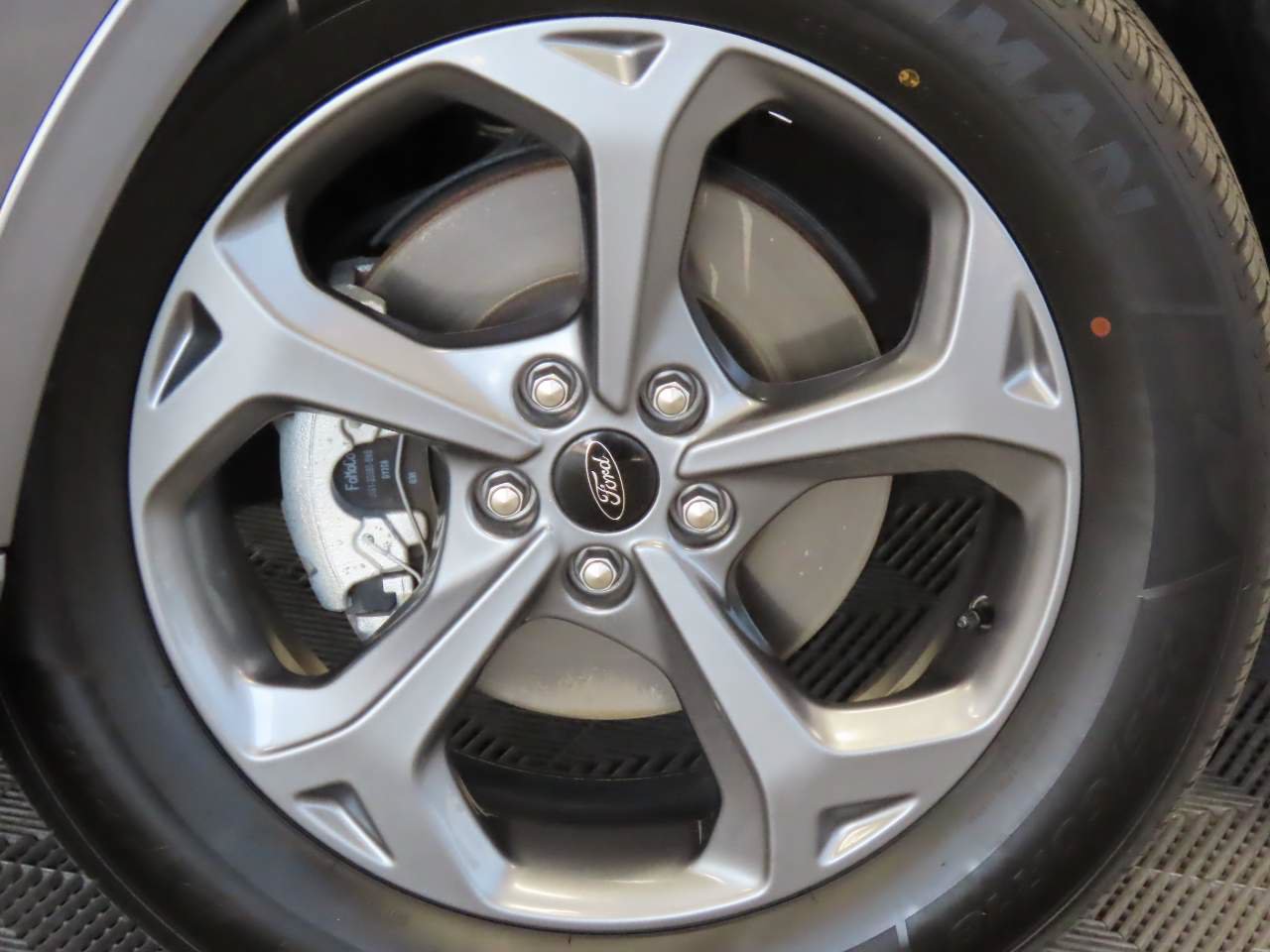 Used 2024 Ford Escape ST-Line w/ Cold Weather Package FWD image 7