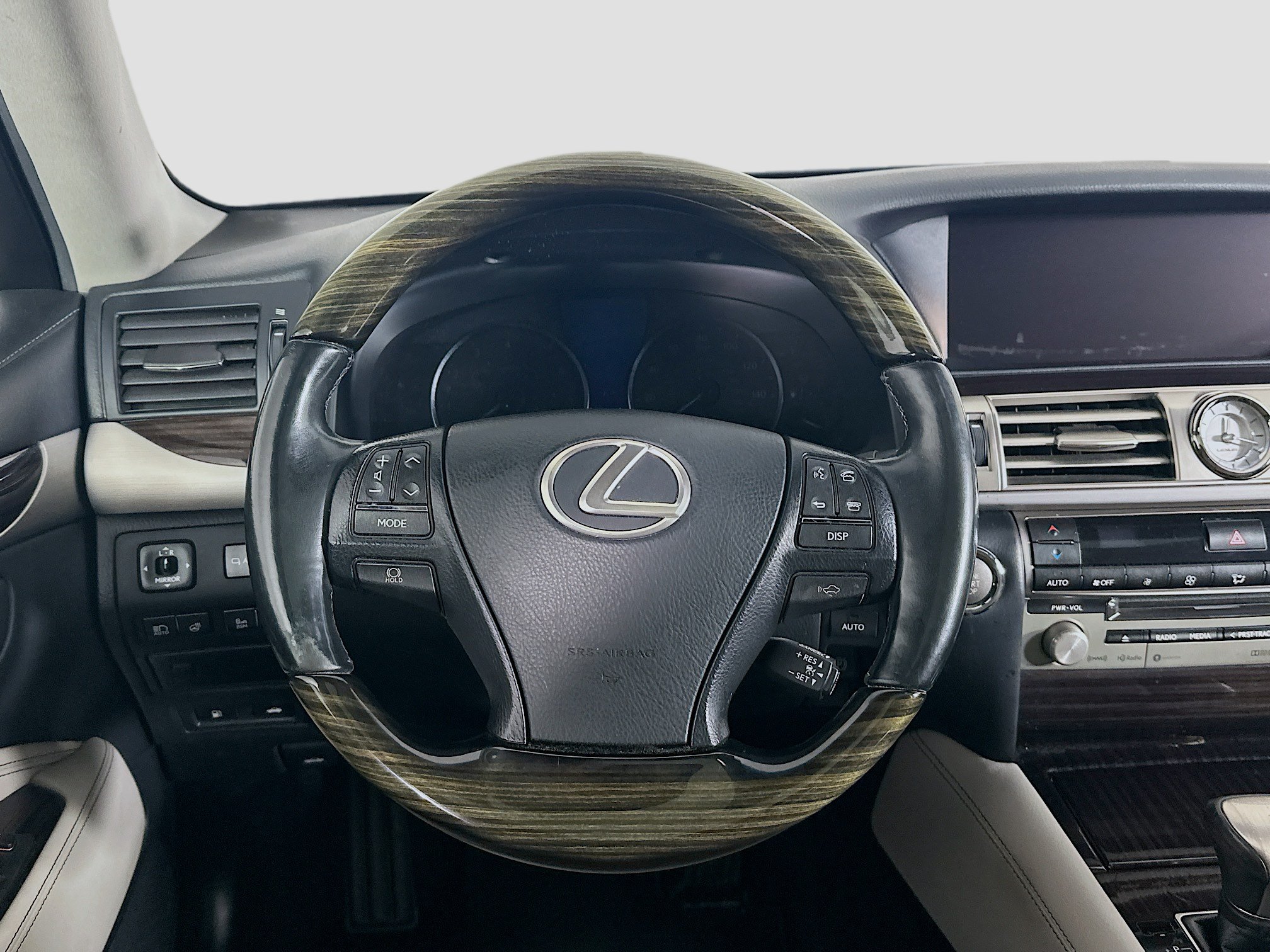 Used 2017 Lexus LS 460 w/ Comfort Package RWD image 18