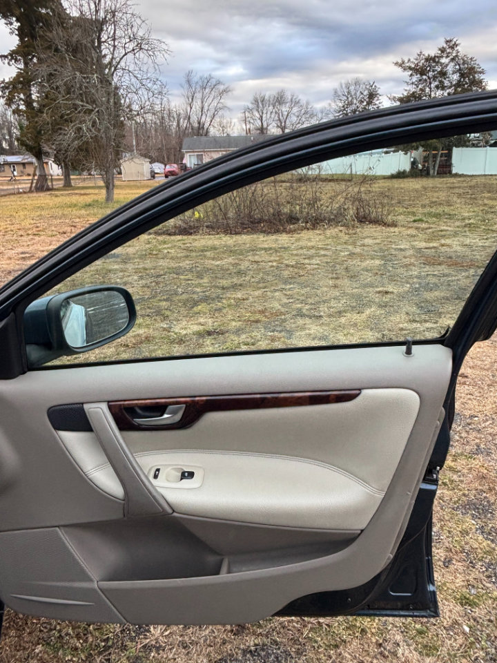 Used 2007 Volvo V70 2.4 image 25