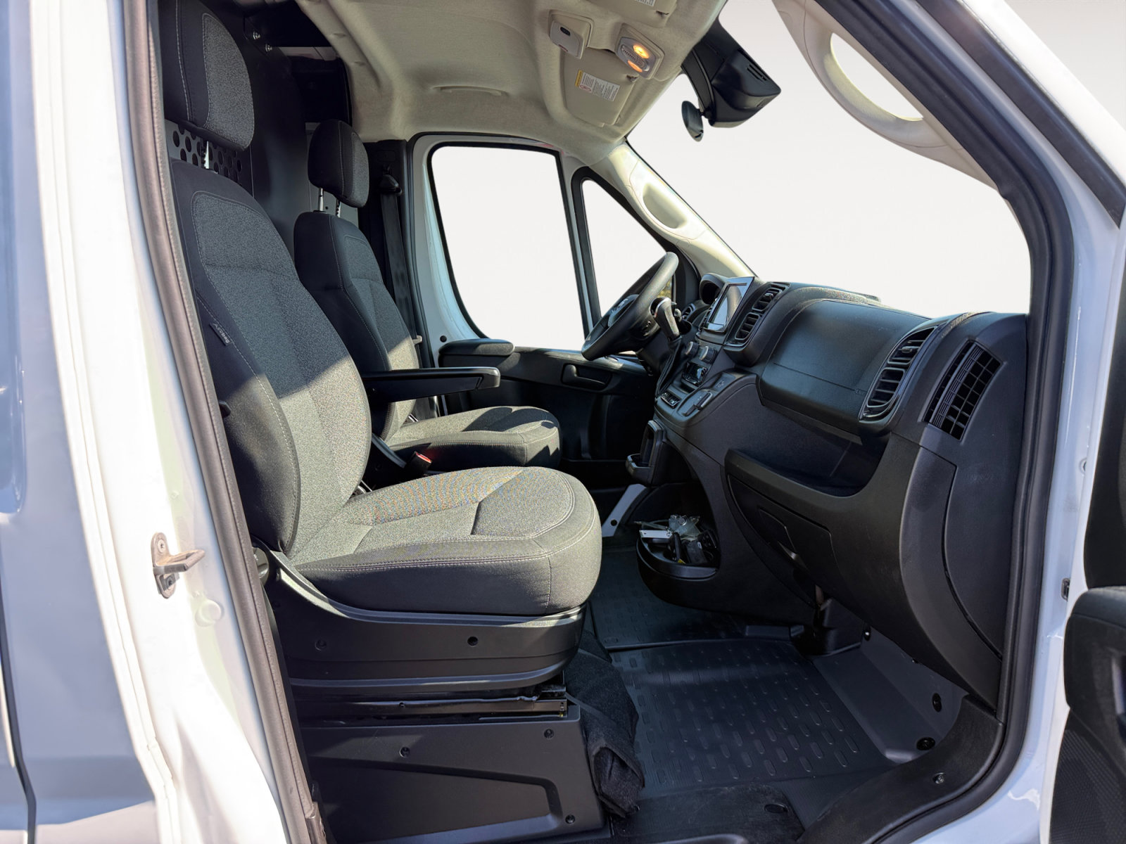 Used 2025 RAM ProMaster 2500 w/ U-Haul Equipment Group FWD image 19