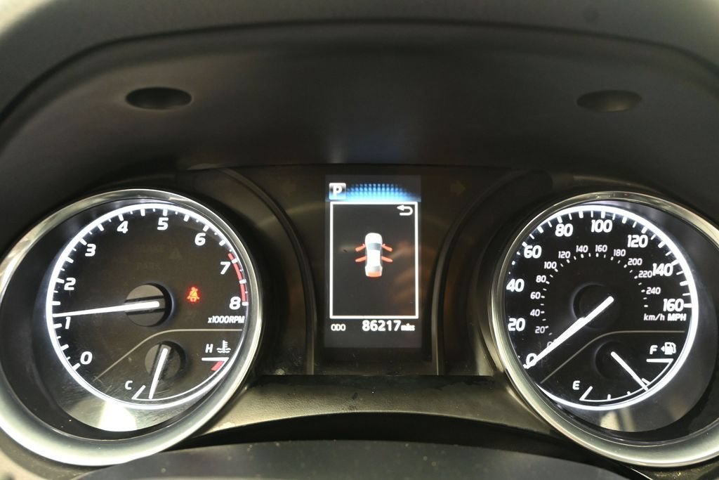 Used 2020 Toyota Camry SE FWD image 16