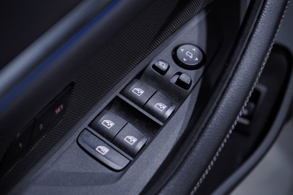 Used 2023 BMW i4 eDrive35 image 17