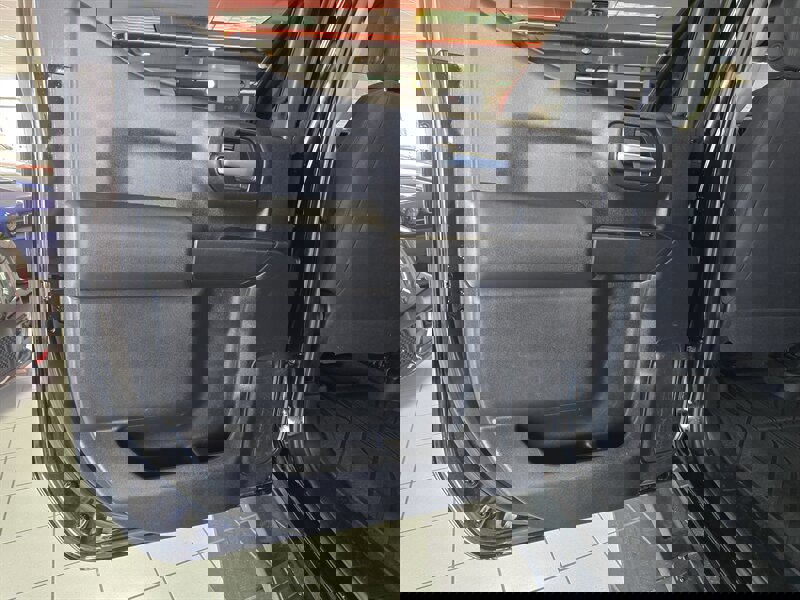 Used 2020 Chevrolet Silverado 1500 Custom w/ Custom Value Package image 10