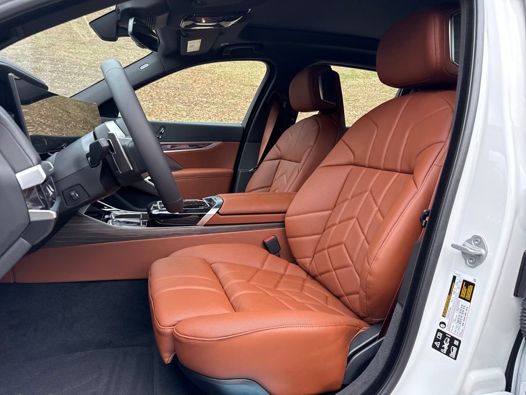 New 2026 BMW 760i xDrive w/ Executive Package image 10