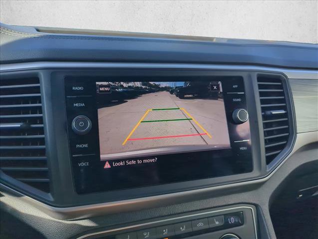 Used 2020 Volkswagen Atlas Cross Sport SE w/ Towing Package image 8