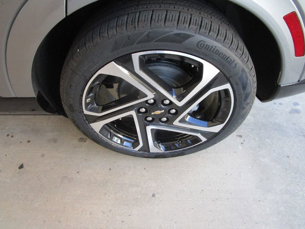 New 2026 Chevrolet Equinox EV LT w/ Convenience Package II image 9