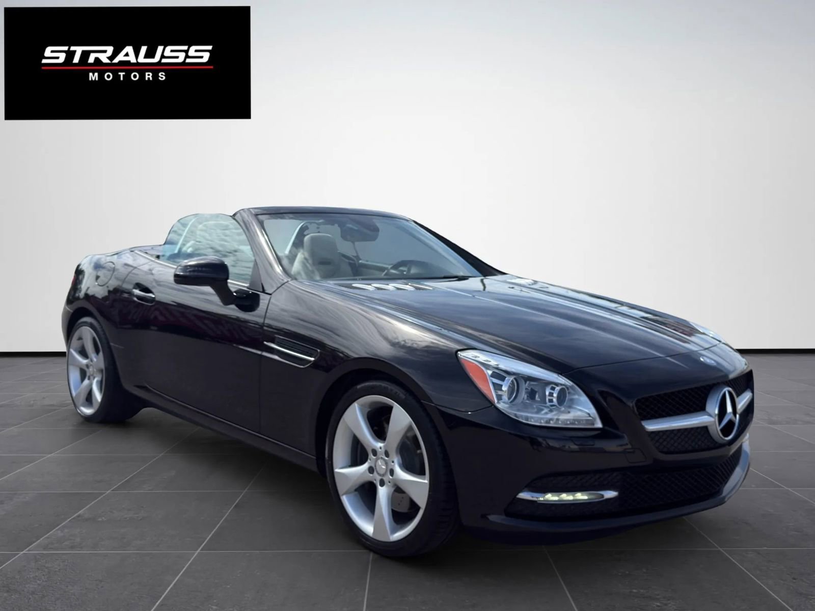 Used 2012 Mercedes-Benz SLK 350 image 1