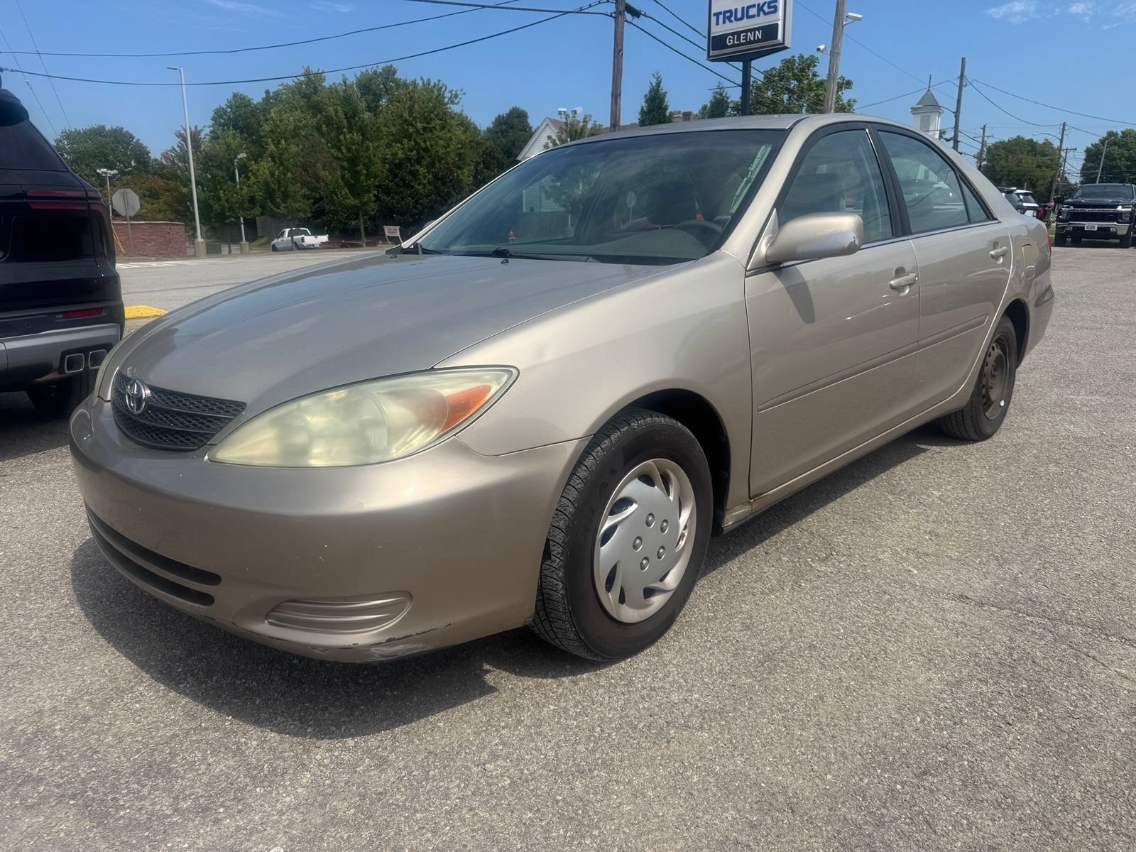 Used 2004 Toyota Camry LE FWD image 2
