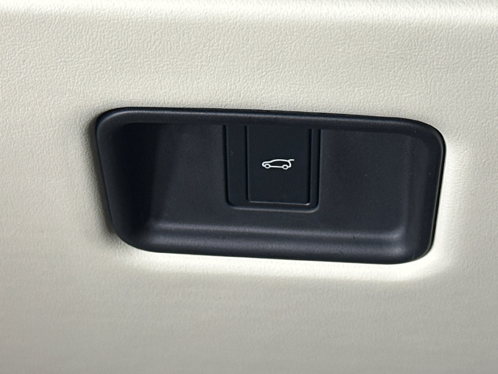 Used 2023 Land Rover Range Rover SE AWD/4WD image 33