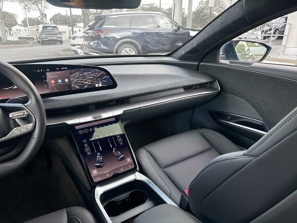 Used 2024 Lucid Air Touring AWD/4WD image 25