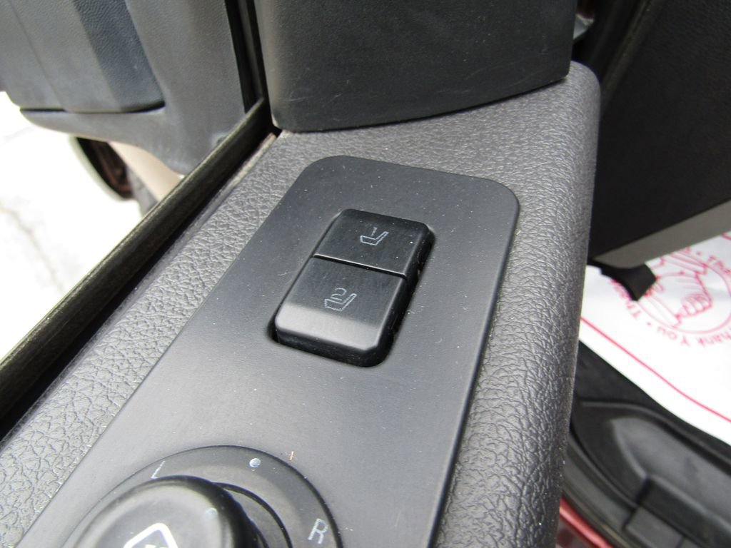 Used 2015 Ford F250 Lariat w/ Chrome Package image 6