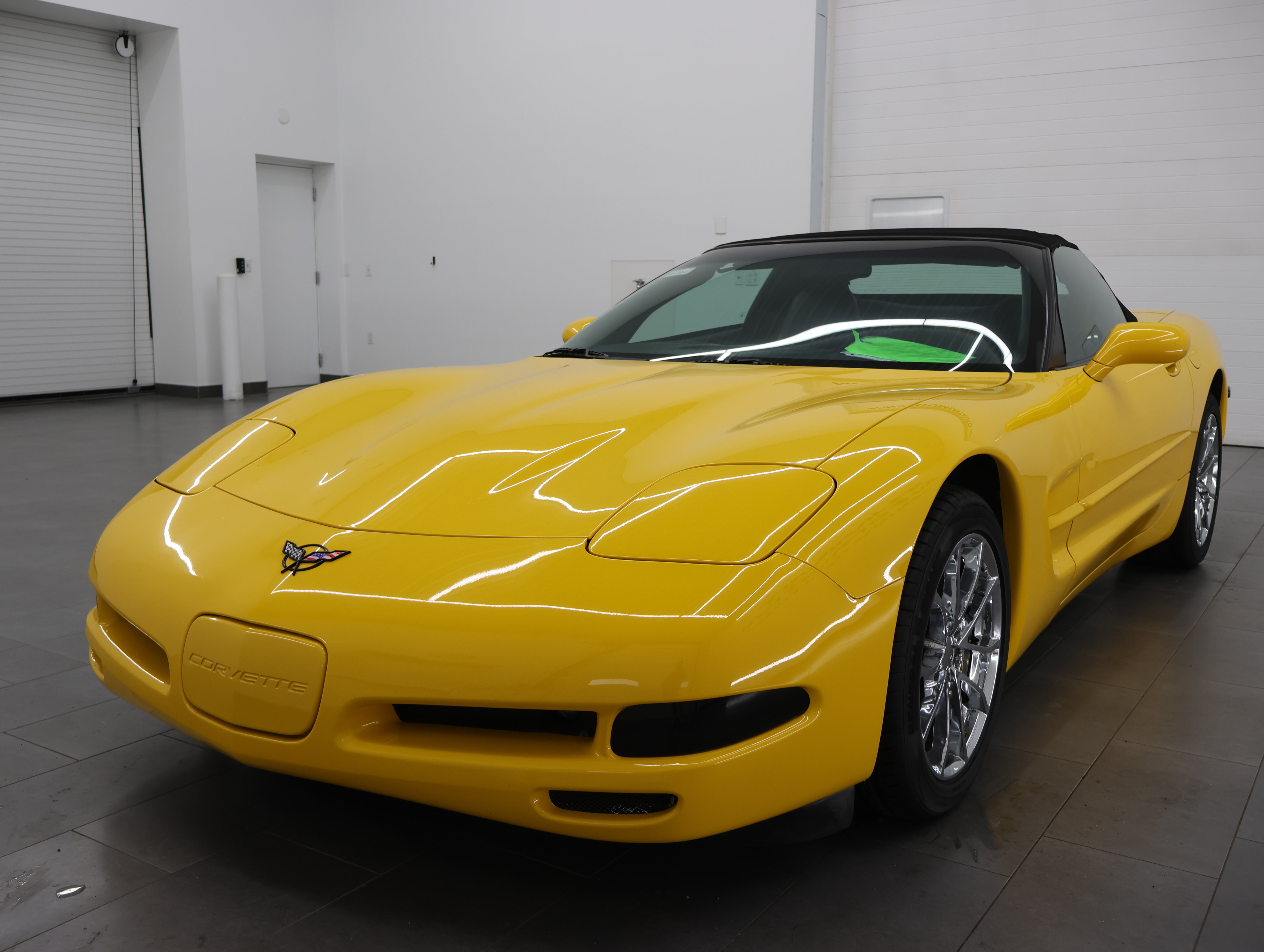 Used 2000 Chevrolet Corvette Convertible w/ Memory Pkg RWD image 7
