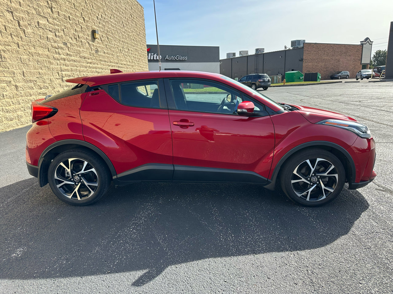 Used 2021 Toyota C-HR XLE image 6