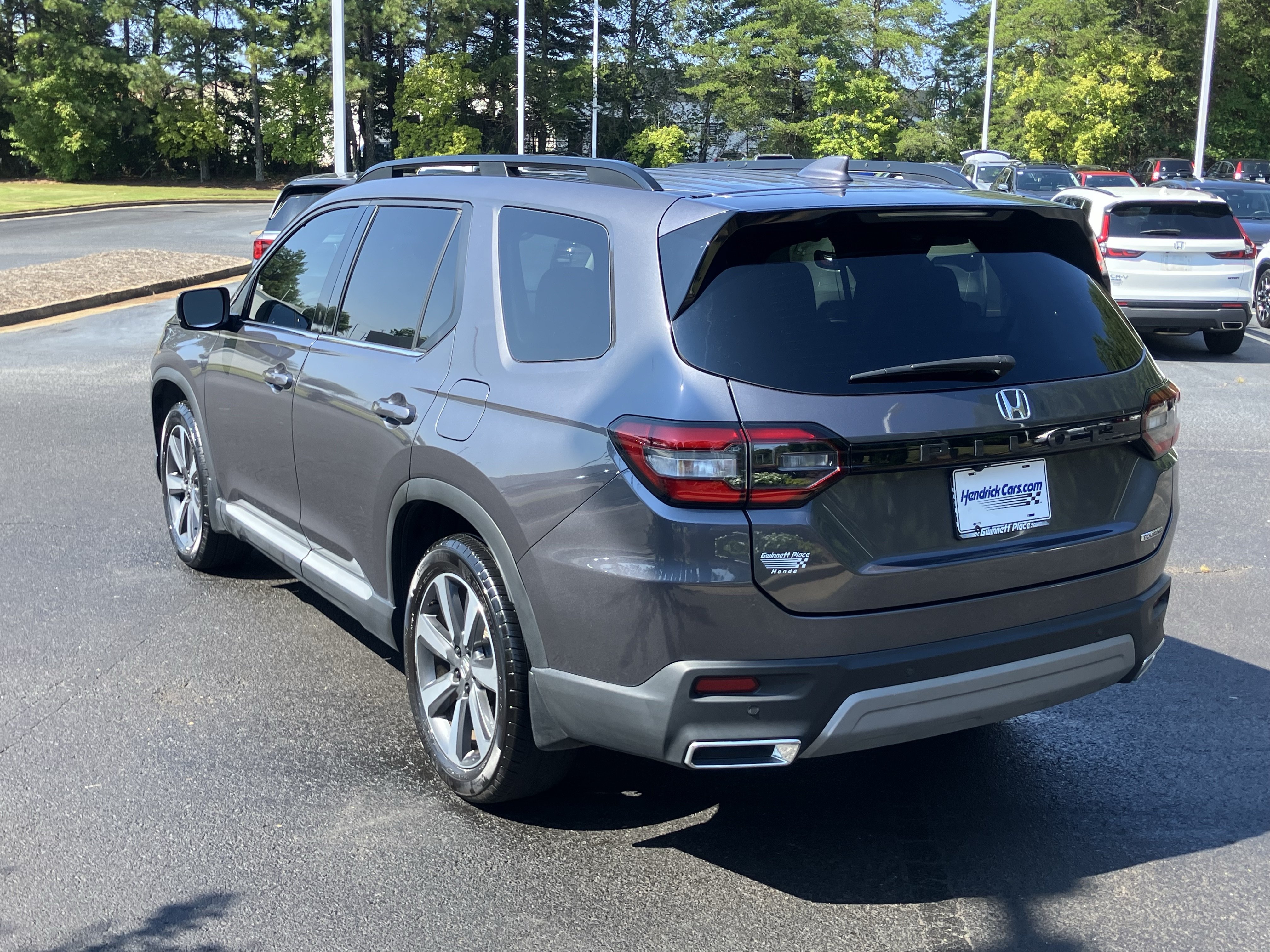 Certified 2025 Honda Pilot Touring image 8