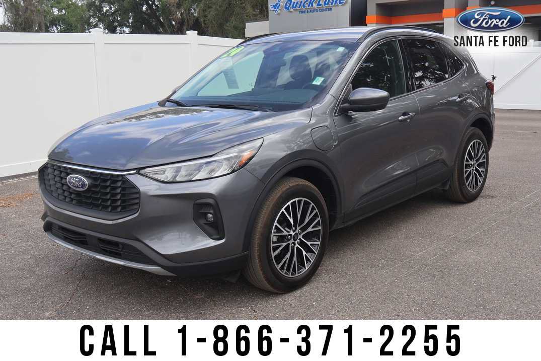 Used 2025 Ford Escape SE FWD image 2