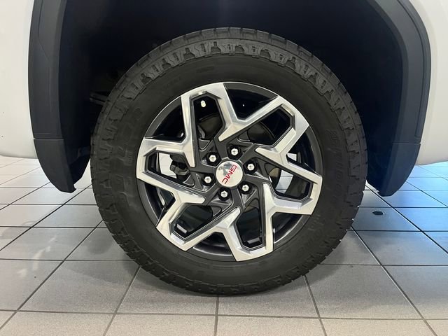 Used 2024 GMC Sierra 1500 SLT w/ SLT Premium Plus Package image 9