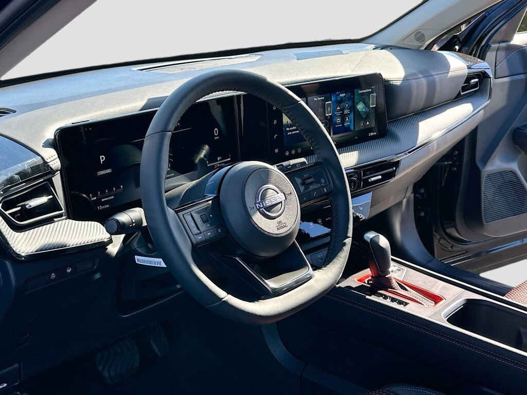 New 2026 Nissan Kicks SR w/ SR Premium Package image 4