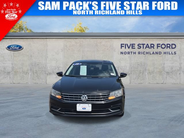 Used 2018 Volkswagen Passat 2.0T SE FWD image 3
