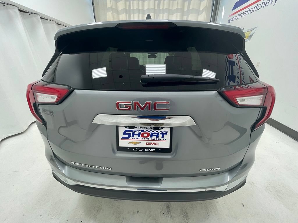 Used 2024 GMC Terrain SLT AWD/4WD image 6