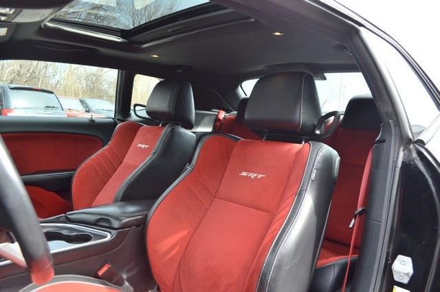 Used 2015 Dodge Challenger SRT w/ Technology Group image 17