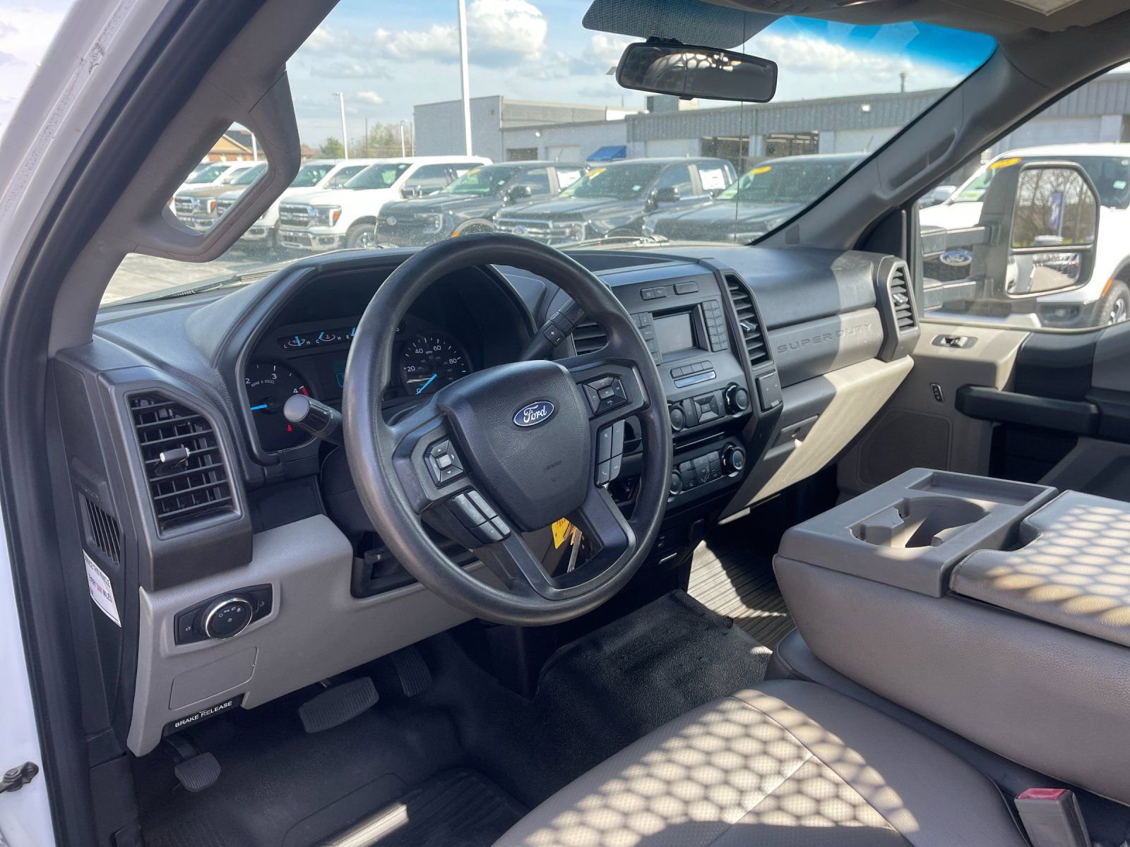 Used 2018 Ford F550 2WD Regular Cab Super Duty image 11