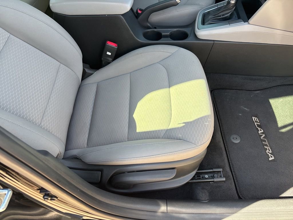 Used 2020 Hyundai Elantra Value Edition w/ Cargo Package (C1) image 27