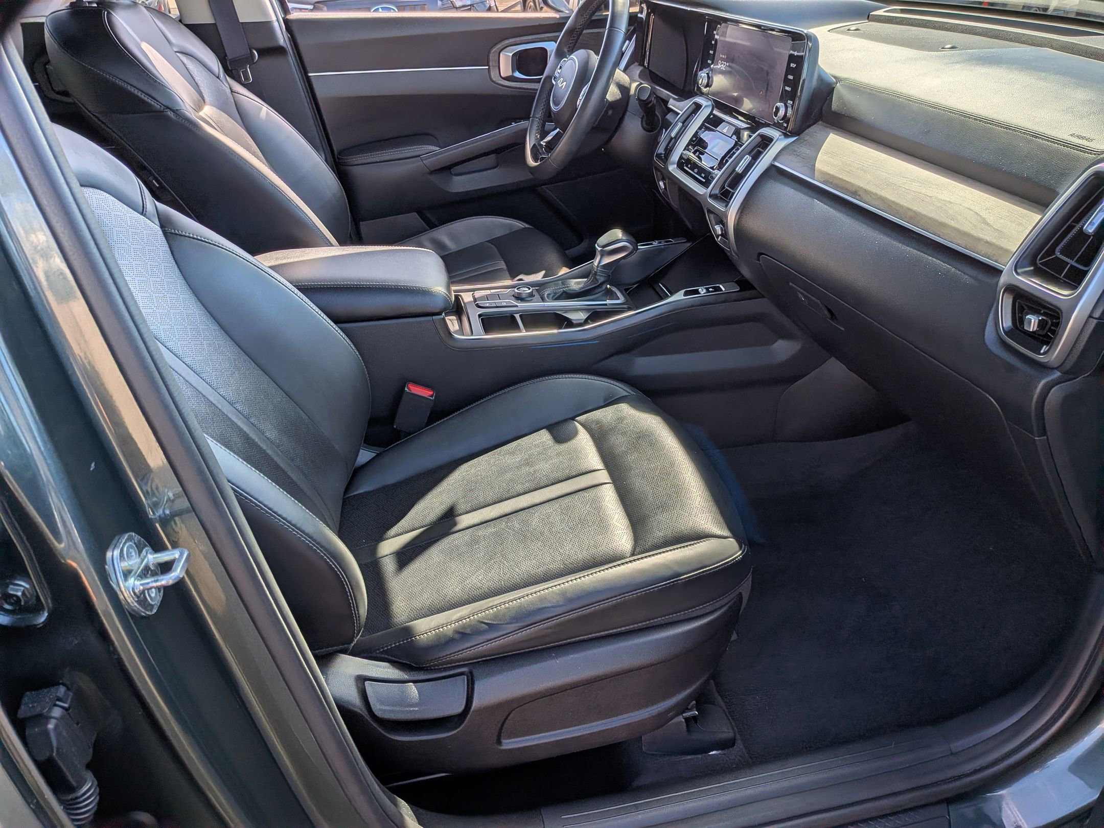 Used 2023 Kia Sorento S AWD/4WD image 34