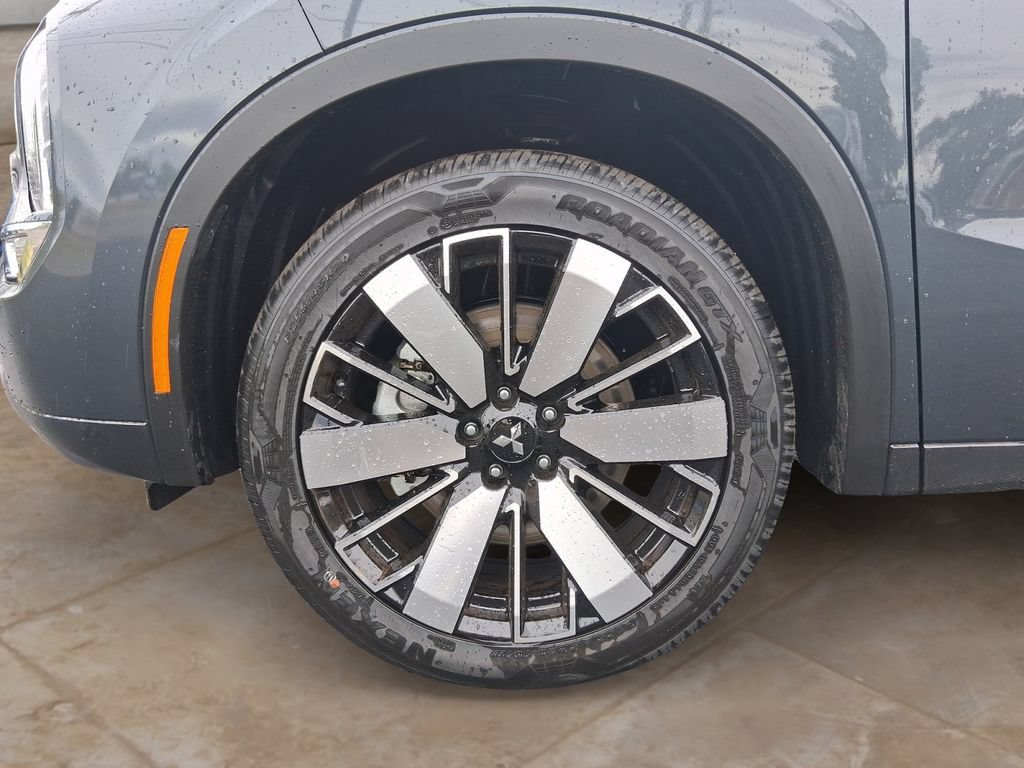 New 2026 Mitsubishi Outlander SE FWD image 14
