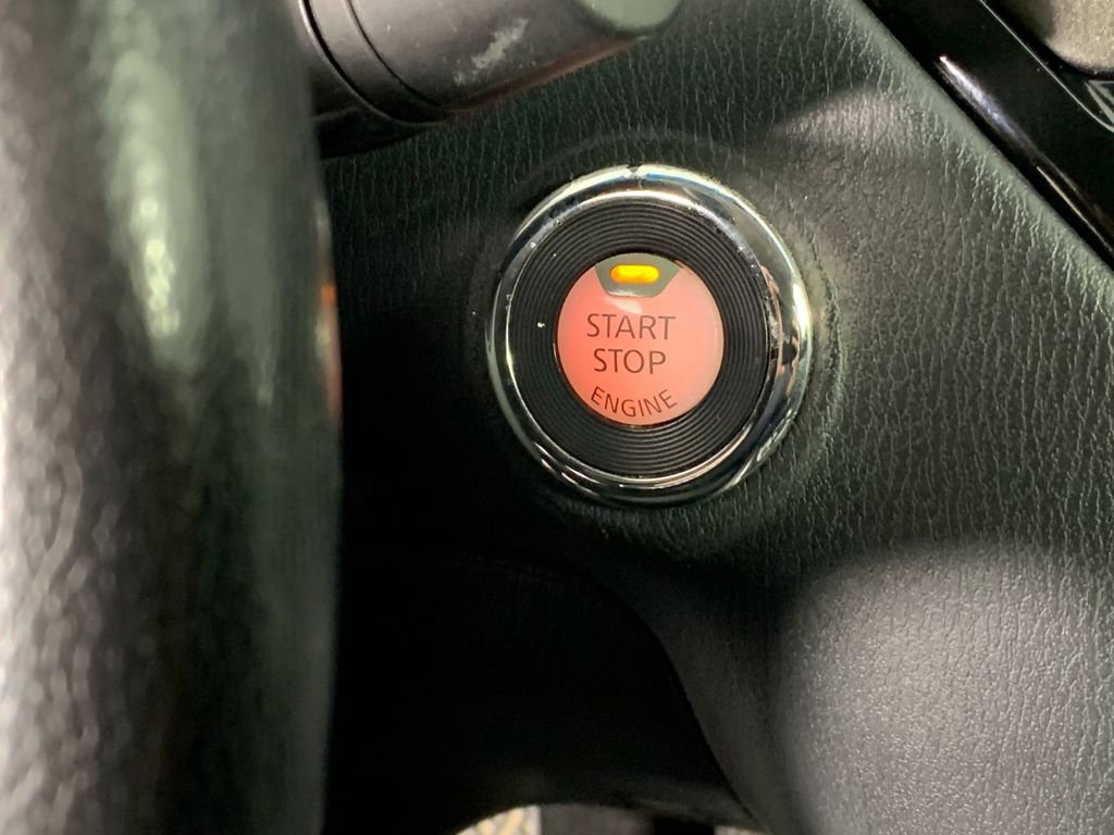 Used 2020 Nissan Pathfinder SV FWD image 18