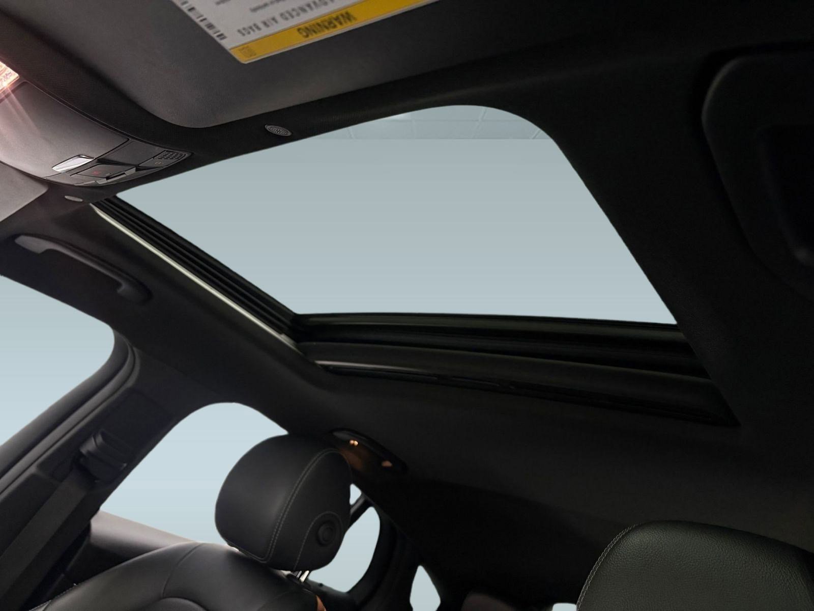 Used 2021 Mercedes-Benz GLC 300 4MATIC Coupe image 14