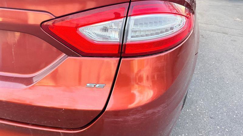 Used 2014 Ford Fusion SE image 31