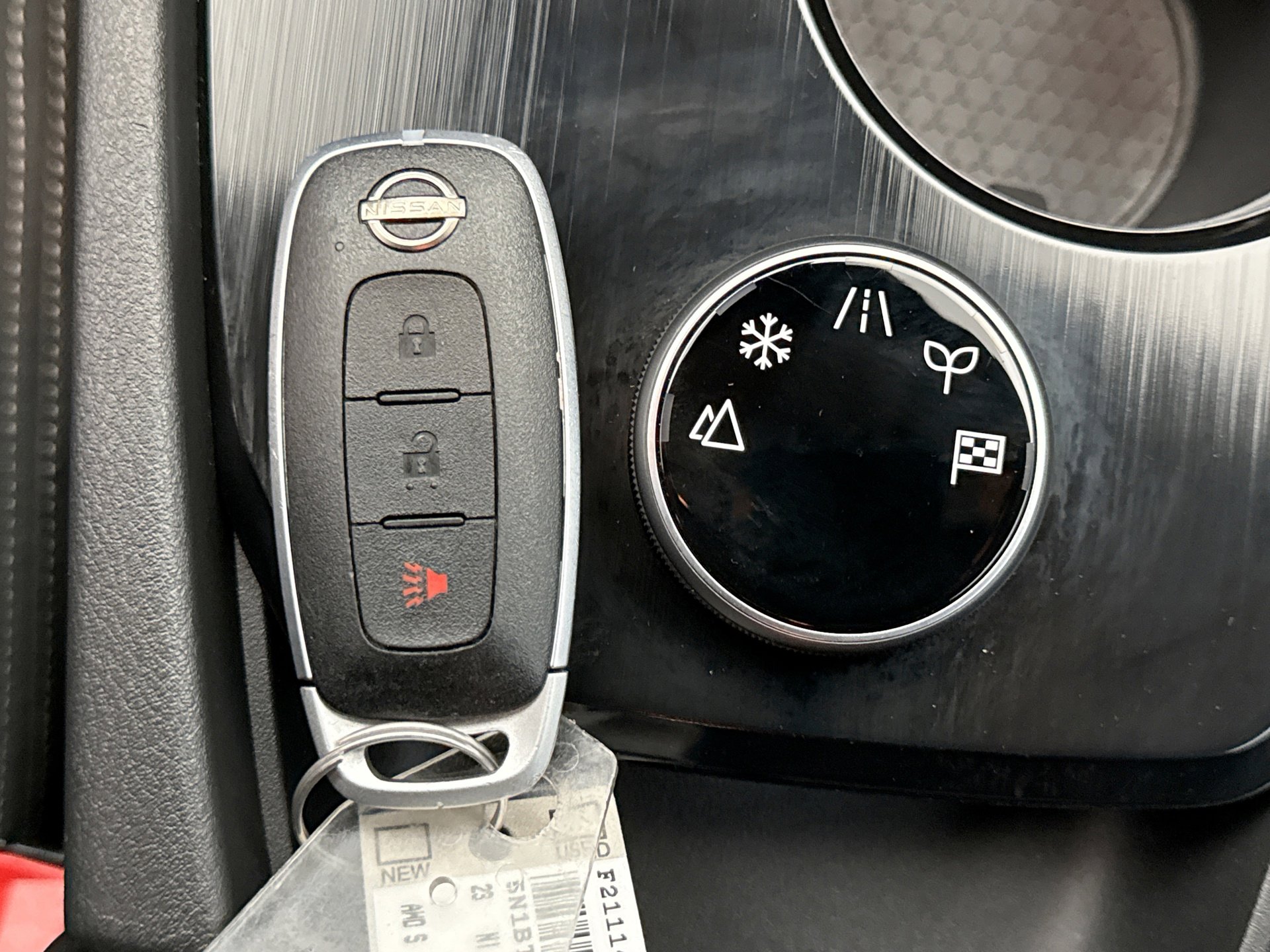 Used 2023 Nissan Rogue S AWD/4WD image 23