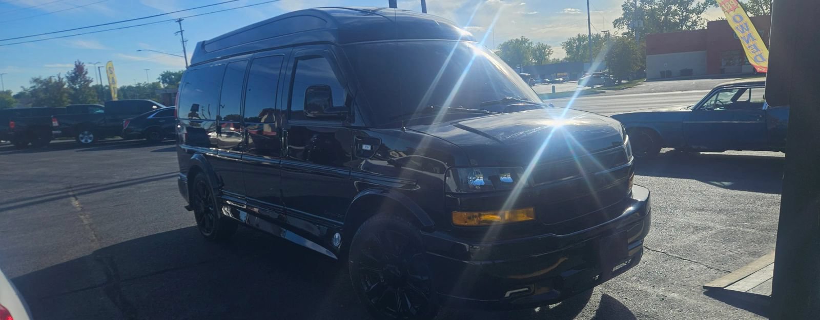 Used 2021 Chevrolet Express 2500 LS w/ Enhanced Convenience Package RWD image 3