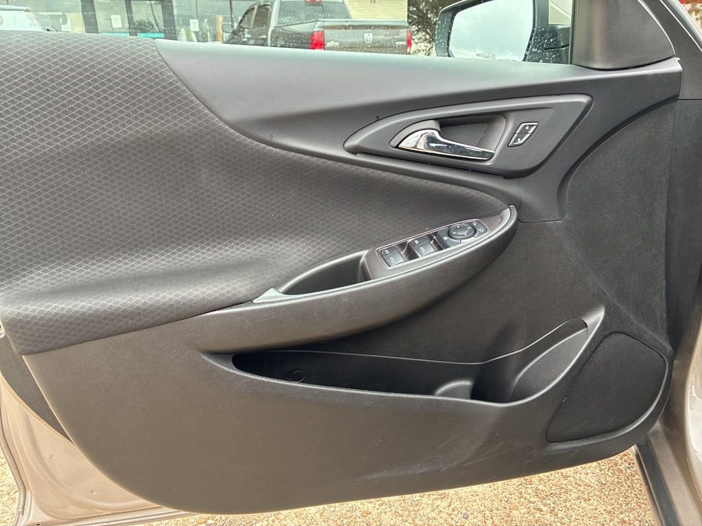 Used 2023 Chevrolet Malibu LT image 12