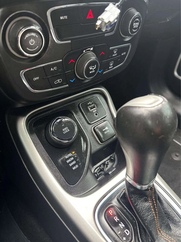 Used 2020 Jeep Compass Latitude AWD/4WD image 24