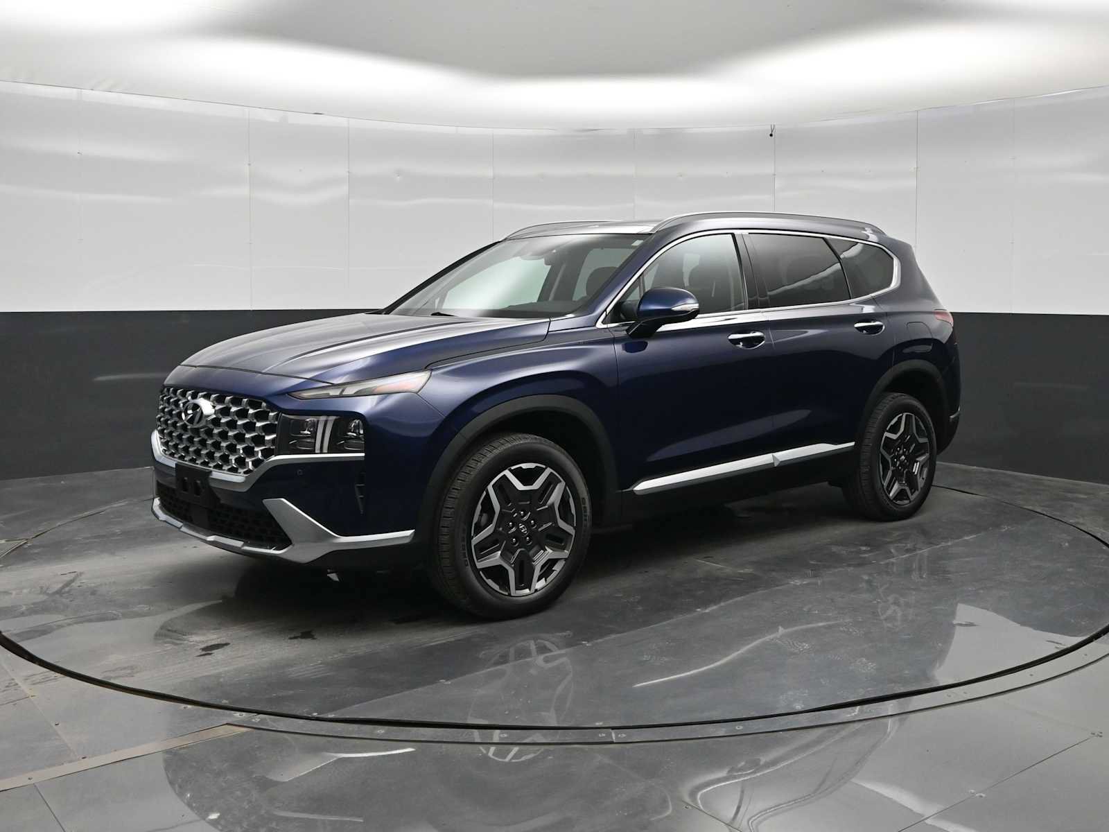 Used 2023 Hyundai Santa Fe Limited w/ Cargo Package AWD/4WD image 4