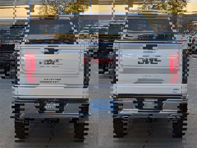Certified 2024 GMC Sierra 1500 SLT image 5