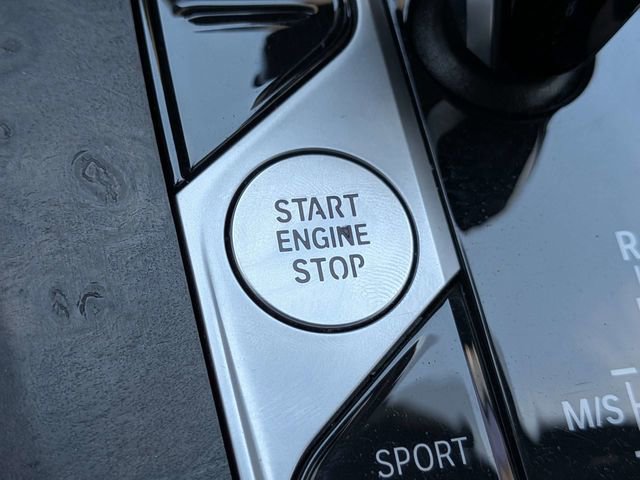 Used 2022 BMW X5 xDrive40i w/ Luxury Seating Package AWD/4WD image 32