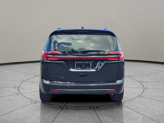 New 2026 Chrysler Pacifica Select w/ S Appearance Package AWD/4WD image 11